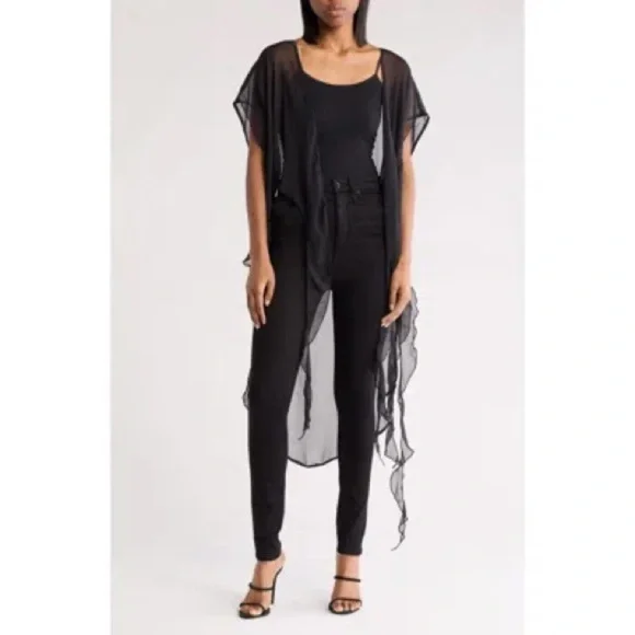 STEVE MADDEN Cascading Ruffle Topper In - Picture 1 of 2